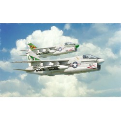 MODELO 1:72 A-7E CORSAIR II