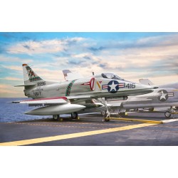 MODELO 1:48 A-4 E/F/G SKYHAWK